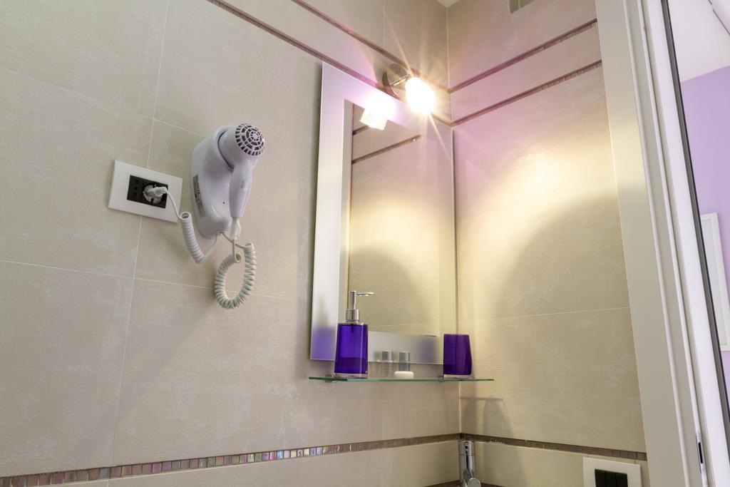 Bevilacqua Bed Roma Santa Croce Hotel Szoba fotó