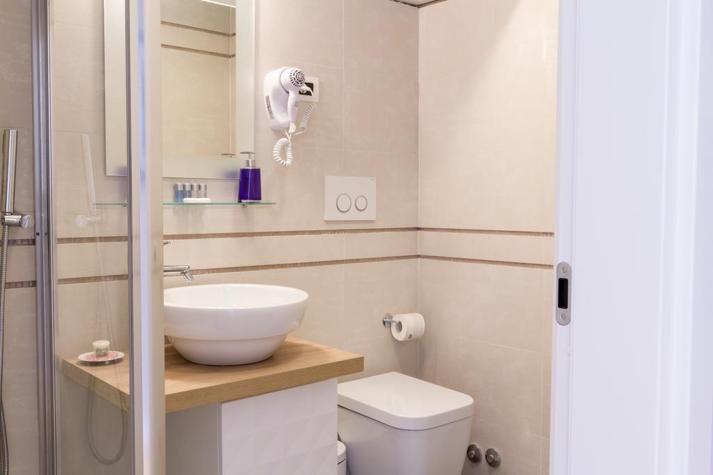 Bevilacqua Bed Roma Santa Croce Hotel Szoba fotó